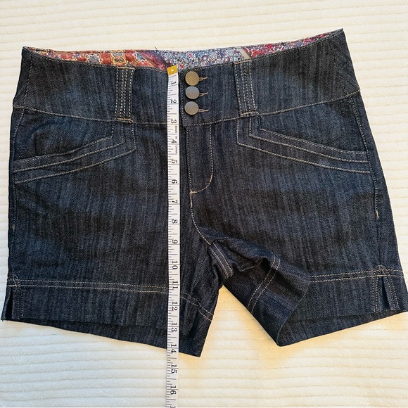 NWOT Kismet Denim Shorts - Picture 8 of 8